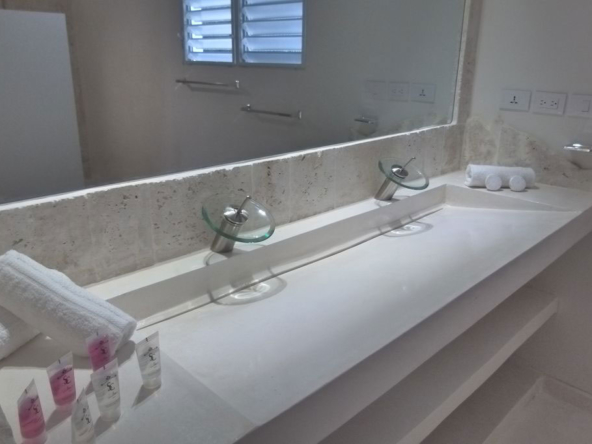 Casa Blanca Bathroom 03
