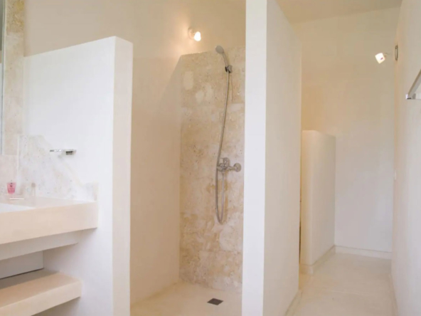 Casa Blanca Bathroom 04