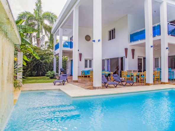 Casa Blanca Pool 02