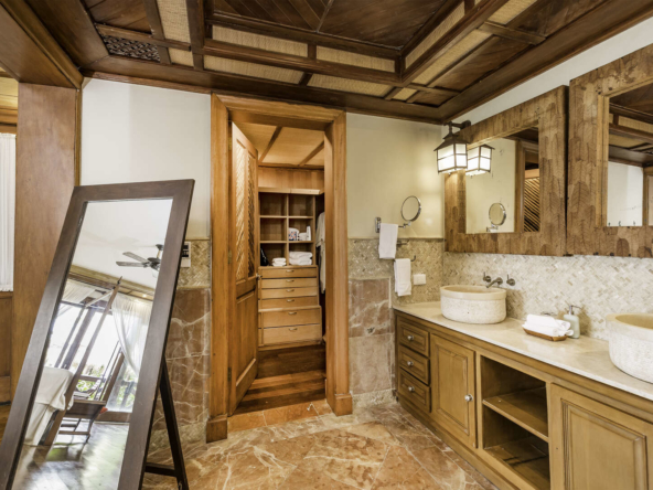 Villa Caleton 9 Bathroom 01