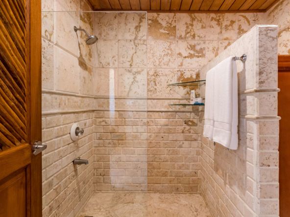 Villa Caleton 9 Bathroom 05