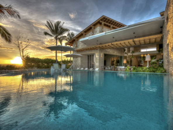 Villa Oceania Pool 01
