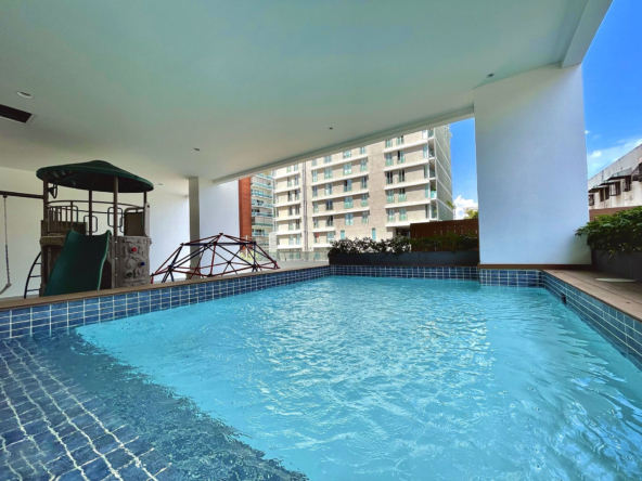 Piantini Swimming Pool 02