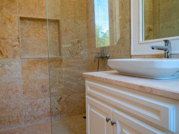 Villa Arrecife 60 Bathroom 01