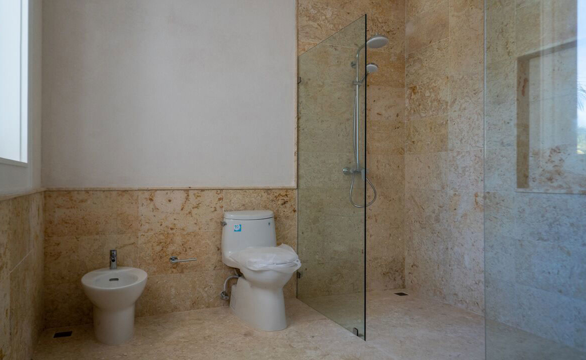 Villa Arrecife 60 Bathroom 02