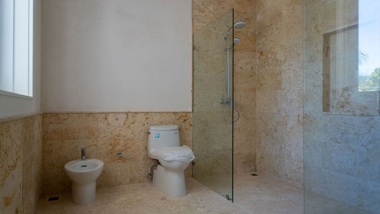 Villa Arrecife 60 Bathroom 02