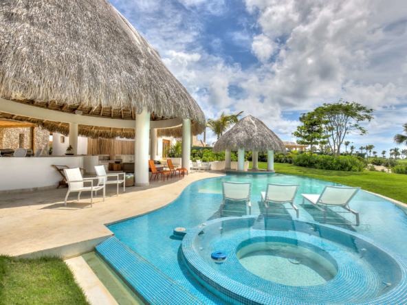 Villa Cayuco 9 Swimming Pool 02