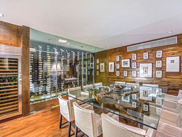 Villa Kayanta Dining Room