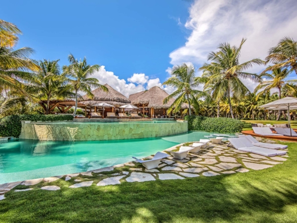 Villa Kayanta Swimming Pool 01
