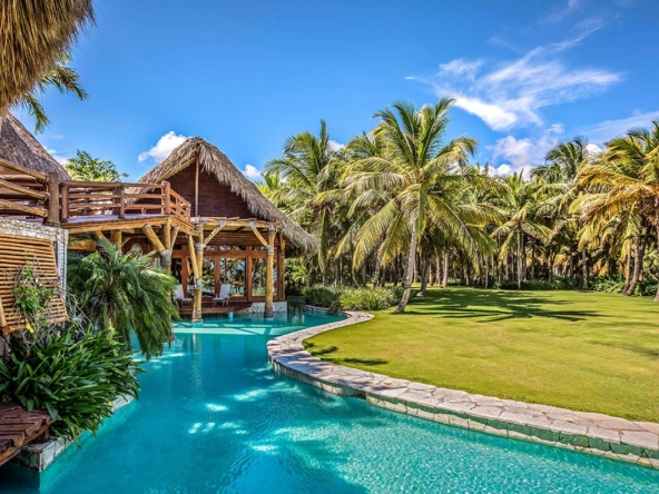 Villa Kayanta Swimming Pool 04