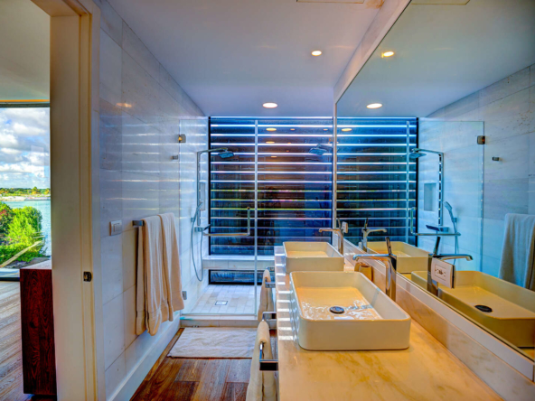 Villa Ocean Eeven Bathroom 01