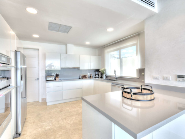 Villa Ocean Eleven Kitchen 02