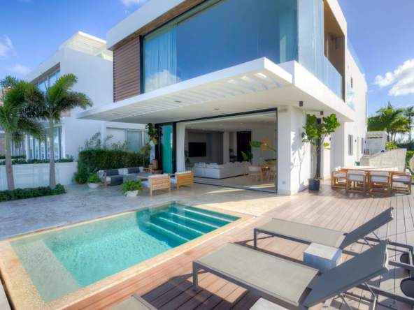 Villa Ocean Eleven Swimming Pool 02