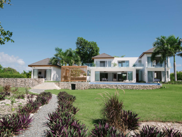 Villa Yarari 34 Bella Luna Outside 02