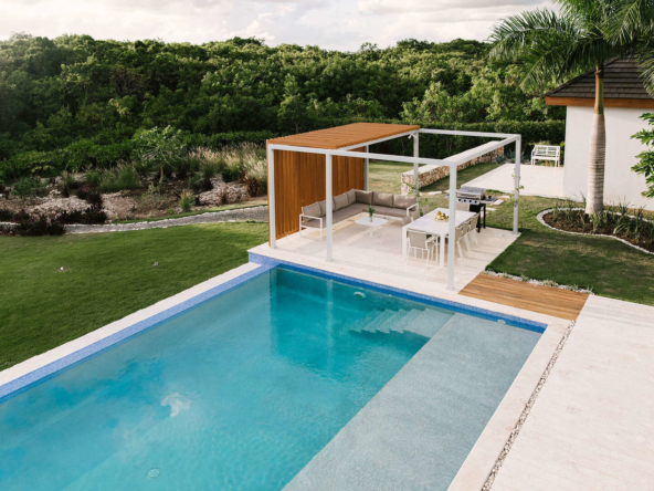 Villa Yarari 34 Bella Luna Swimming Pool 03