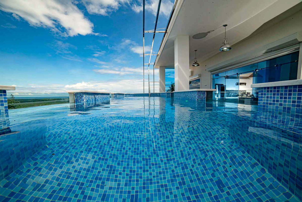 Luxury Villa Pool 04