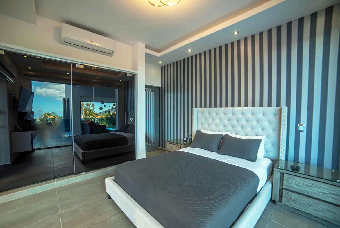 Luxury Villa Room 02