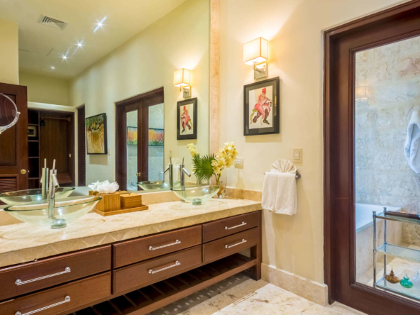 Bahia Minitas Bathroom 01