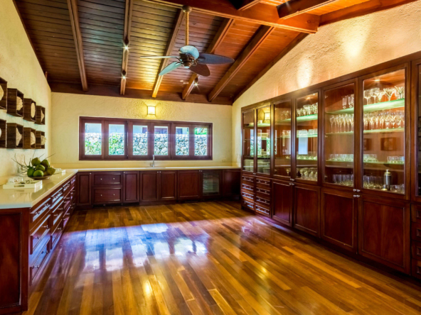 Bahia Minitas Warehouse