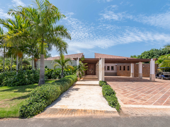 Las Canas 20 Outside
