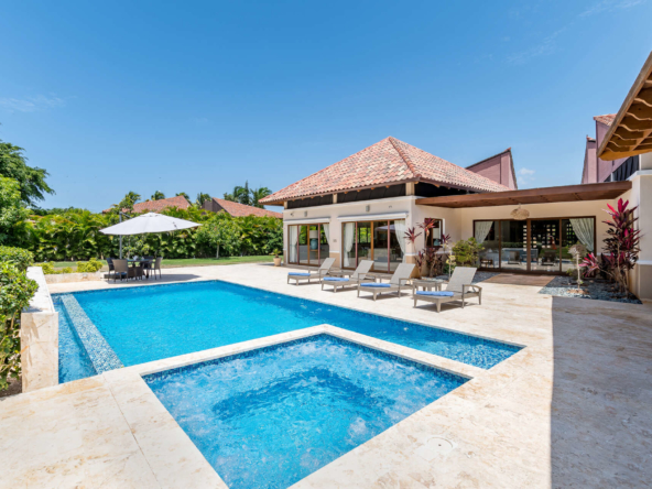 Las Canas 20 Pool 01