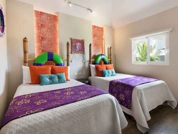 The Pineapple Room 01